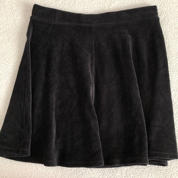 NOT FOR SALE RIGHT NOW! 
Forever 21 Plus Black Suede SkaterSkirt Size 0X - Picture 3 of 5